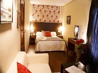 Husa Cuatro Caminos Hotel 3*